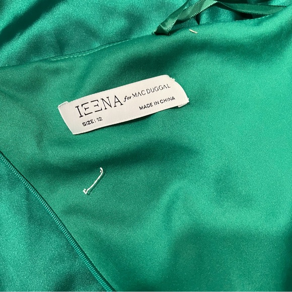 Ieena Mac Duggal Emerald Green Satin Puff Sleeve One Shoulder Gown - Reemoly - Picture 13 of 13